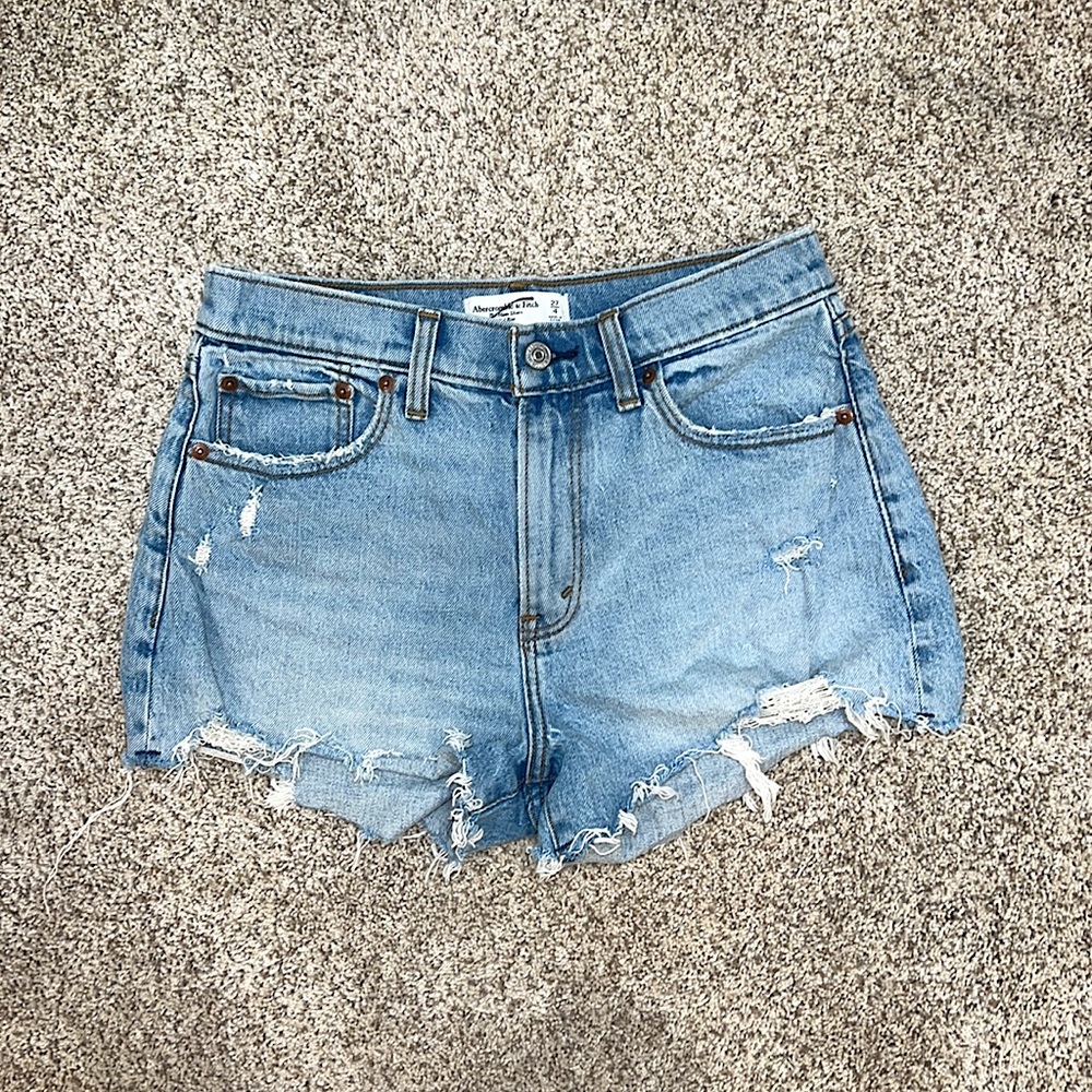 Abercrombie & Fitch The Mom Short Mid Rise Curve Love